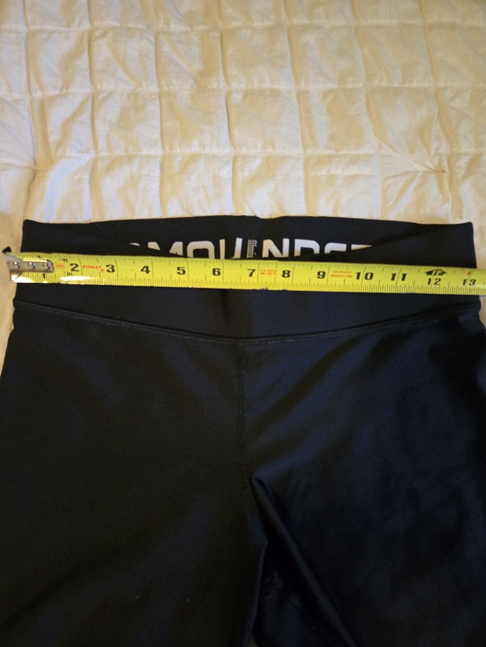 Under Armour Black Women's Training Compression Shorts - Picture 2 of 6